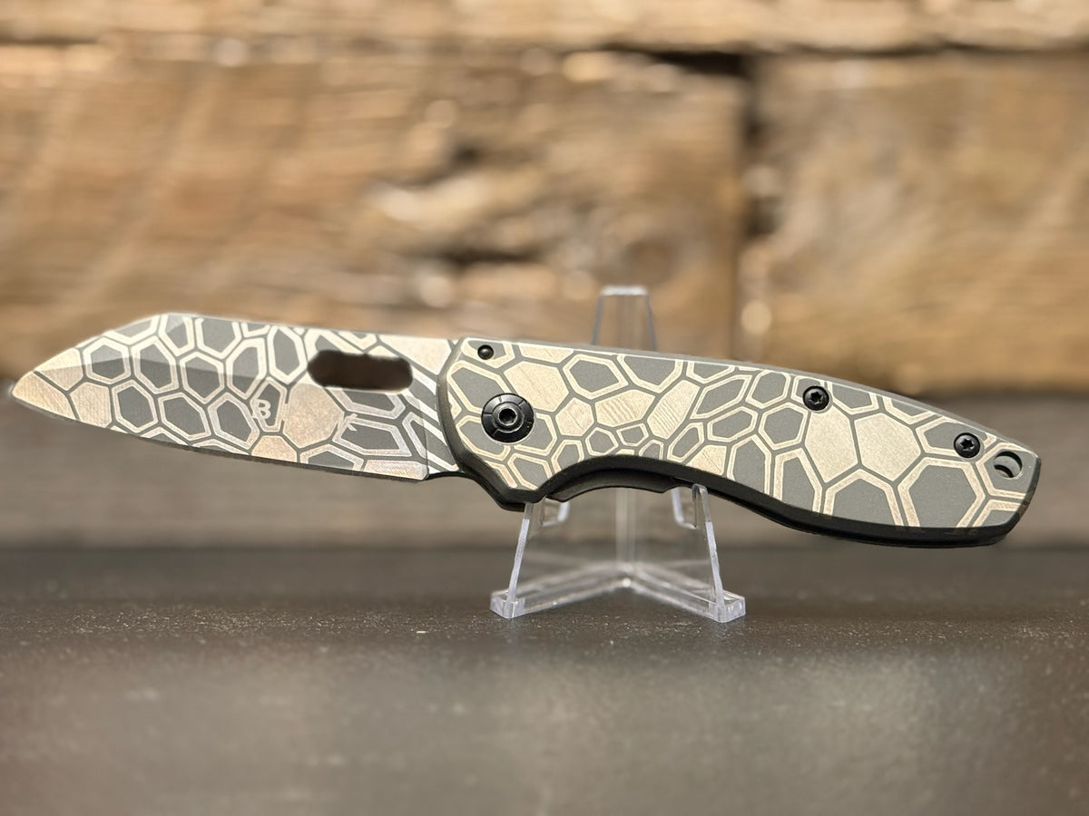 Custom Engraved Buck Knife with Kryptek Camo Grit – Tactical Precision