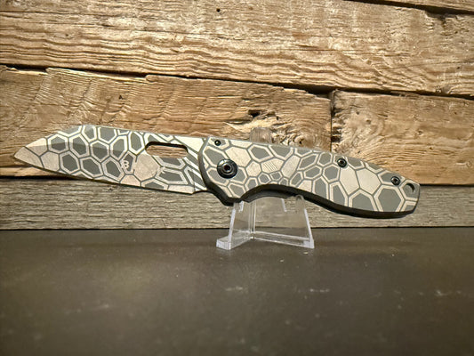 Custom Engraved Buck Knife with Kryptek Camo Grit – Tactical Precision
